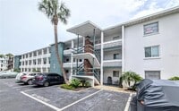 Building Photo - 1841 Sunny Dr