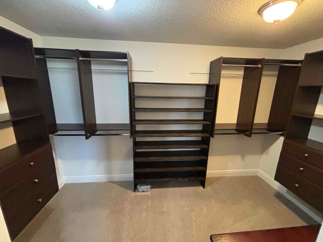 Building Photo - 5747 Periwinkle Ln