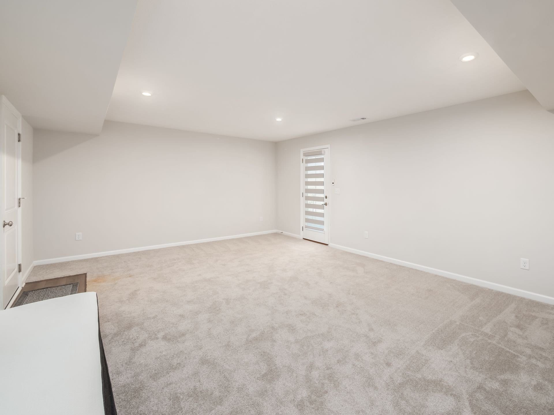 Building Photo - 230 Via Veneto