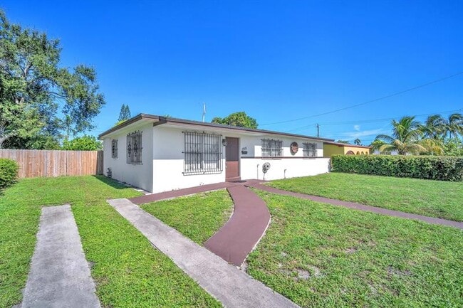 Building Photo - 17115 NW 12th Ct
