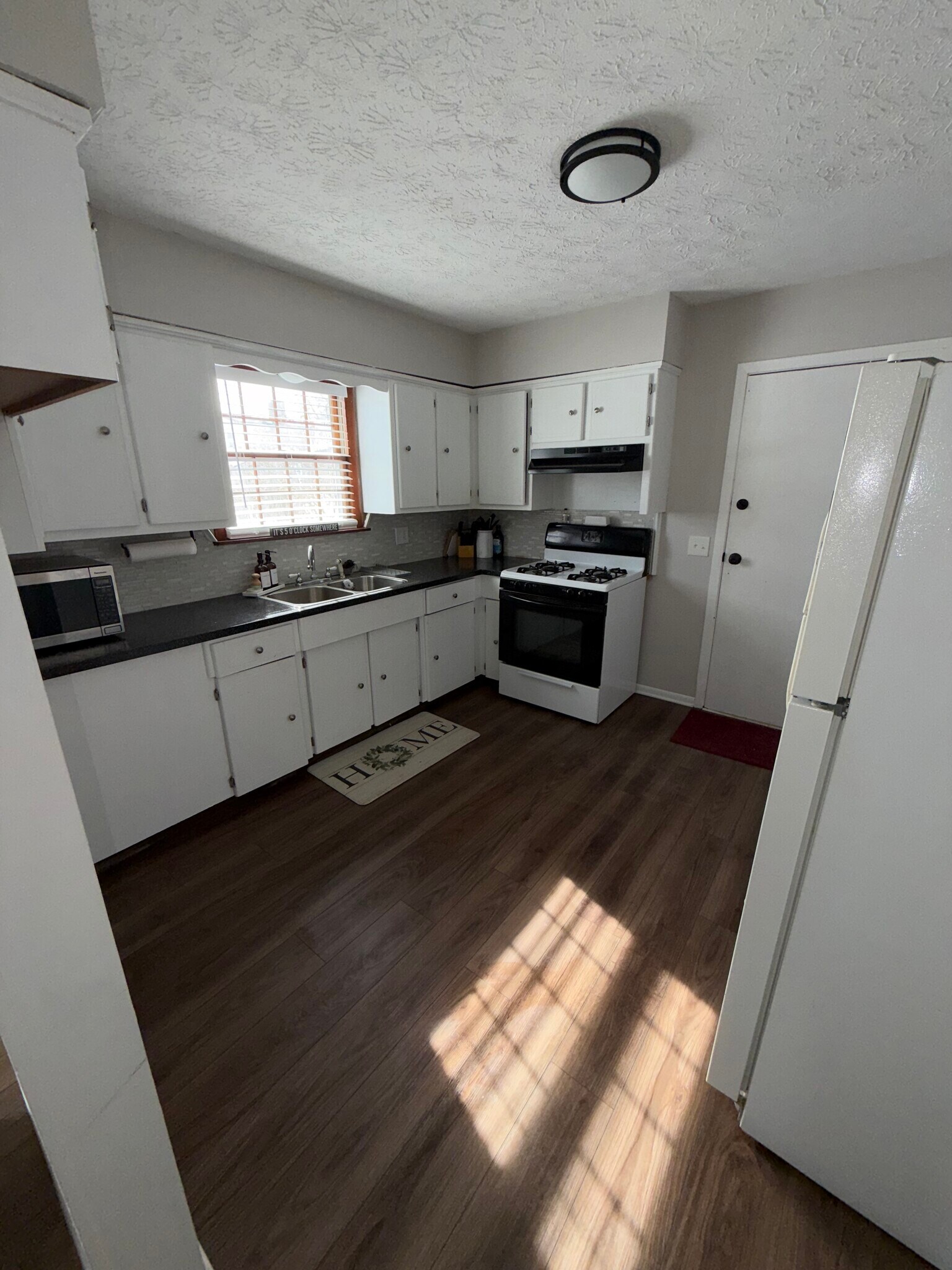 Building Photo - 3452 Kalurah St NE