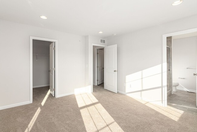 Building Photo - 3246 Parade St