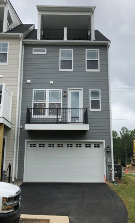 Building Photo - 4 Bed / 3.5 Bath Newly built Townhouse (Av...