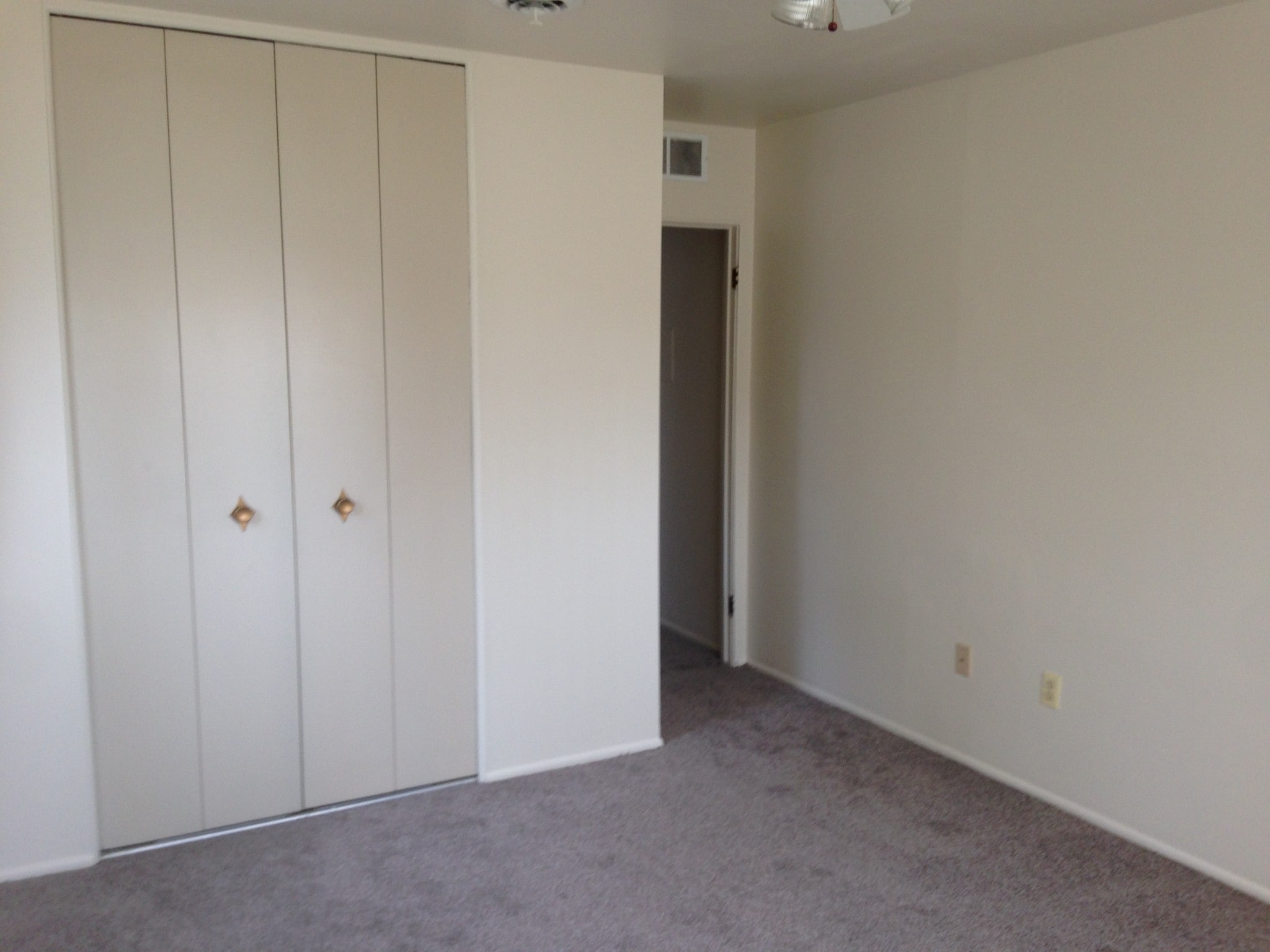 LARGE BED RM - 33300 Freedom Rd