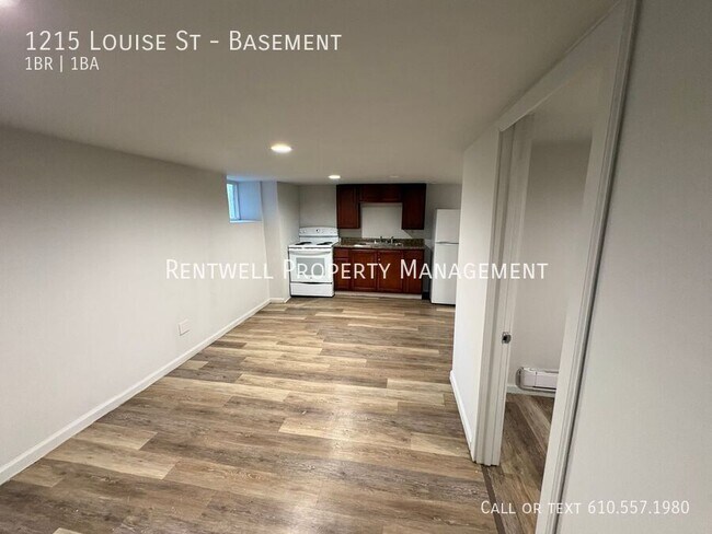 Building Photo - 1215 Louise St