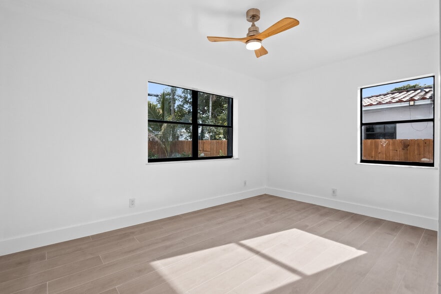 Building Photo - 442 NE 71st St