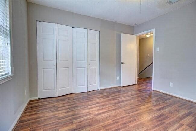 Building Photo - 10432 Hammerly Blvd