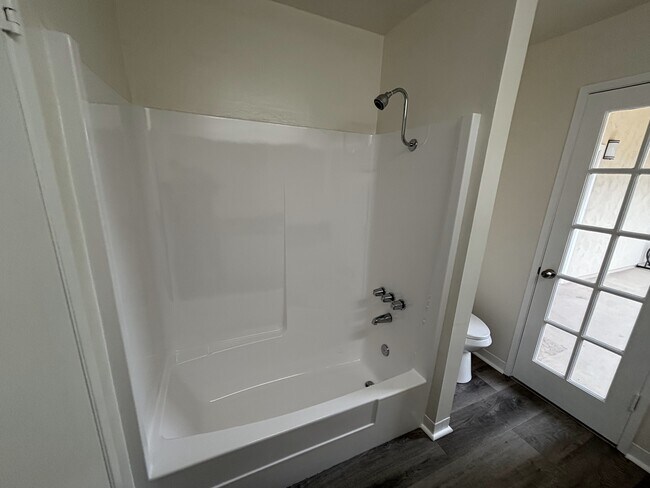 Building Photo - 2105 Grant Ave