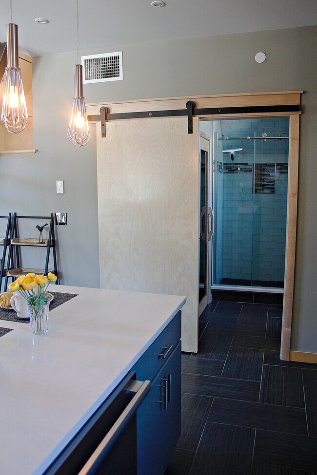 Building Photo - 517 Ocean House Rd