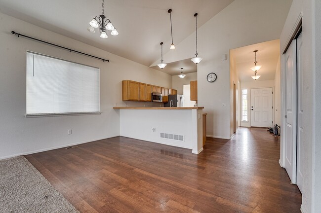 Building Photo - Beautiful 4 bed 3.5 Bath House in NE Fort Collins!