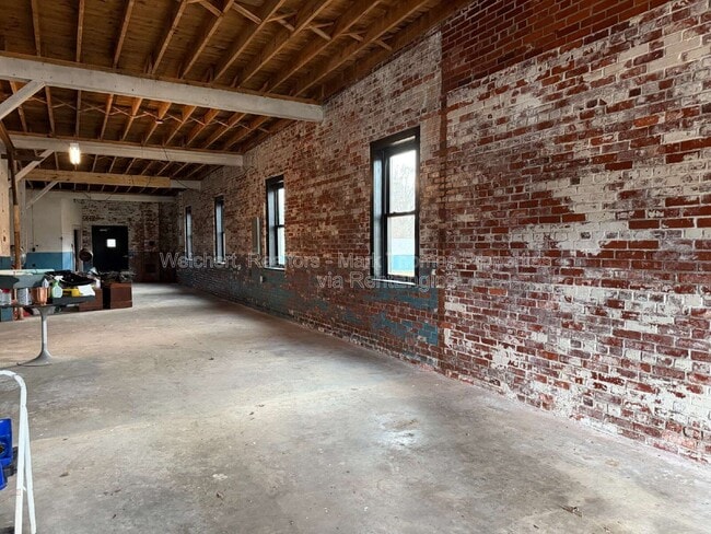 Building Photo - 141 Depot St