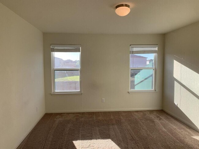 Building Photo - 217 Denson Ln