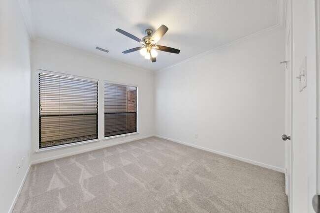 Building Photo - 819 Millpond Dr