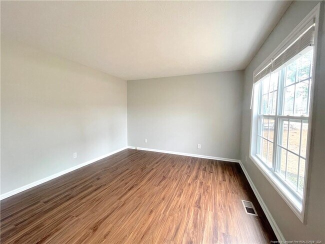 Building Photo - 120 Advance Dr