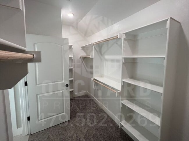 Building Photo - Farmington- Single-Family Home- Stunning Chase Plan