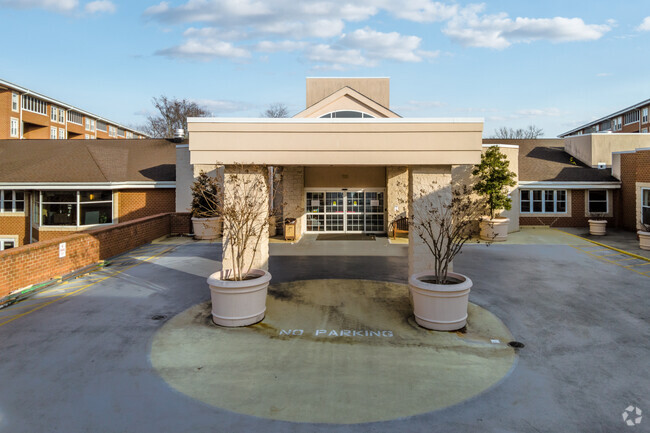 Front Entrance - Baywoods of Annapolis