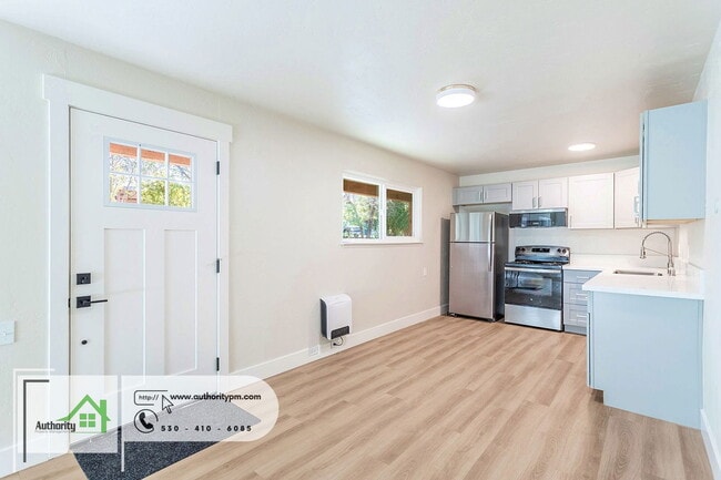 Building Photo - 1425 Orange Ave