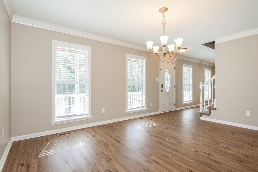 Building Photo - 1310 Candlewood Dr