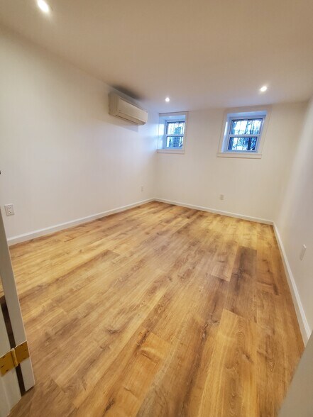 Building Photo - 1380 Park Pl