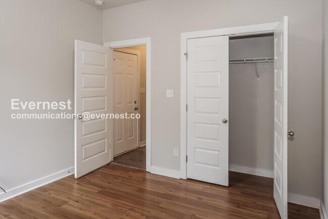 Building Photo - 120 Grip Dr