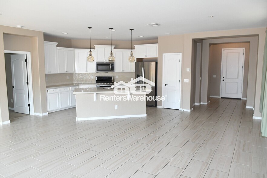 Building Photo - 19723 W Heatherbrae Dr