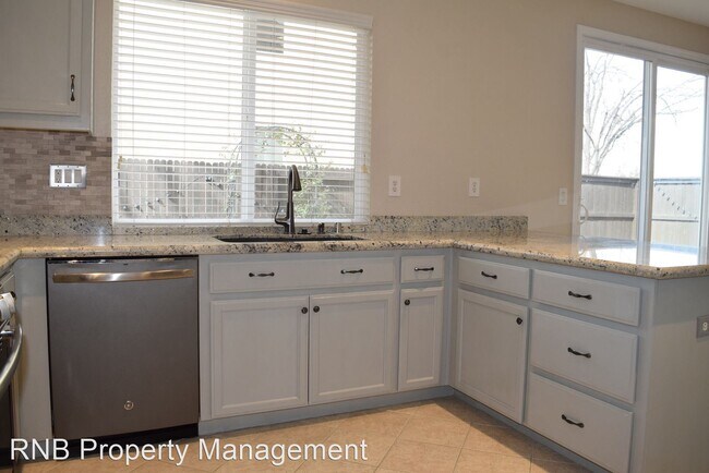 Building Photo - 4 br, 2.5 bath House - 5700 Lavender Court