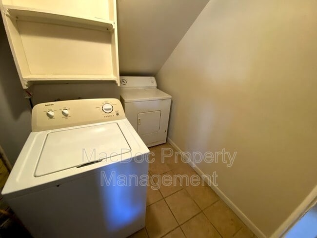 Building Photo - 3456 Beale Ct