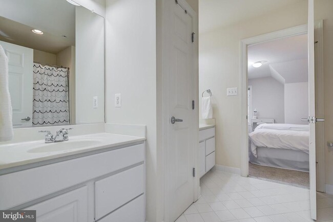 Building Photo - 610 Eden Pl