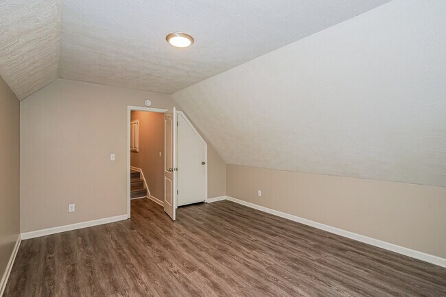 Building Photo - 109 St Michaels Ln