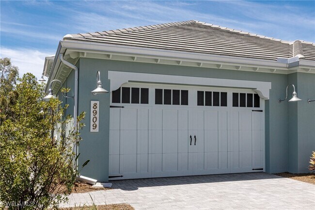 Building Photo - 8909 Yucatan Ct