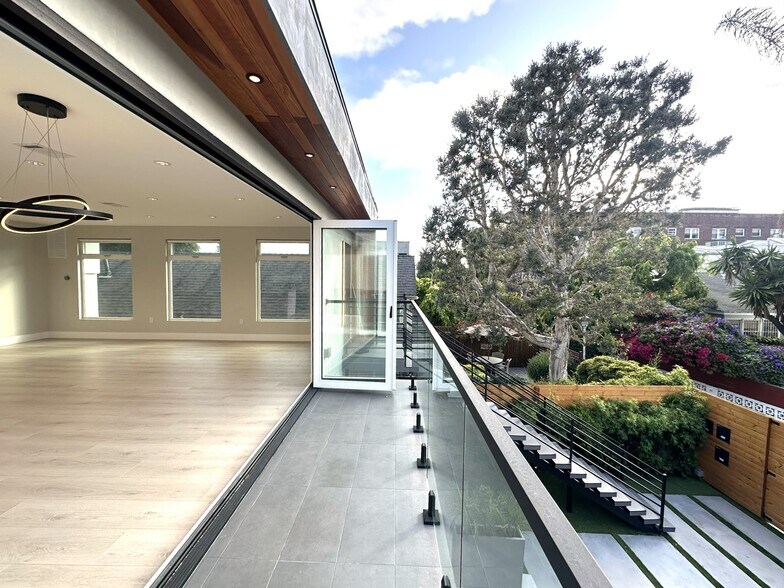 Building Photo - 38 Paloma Ave
