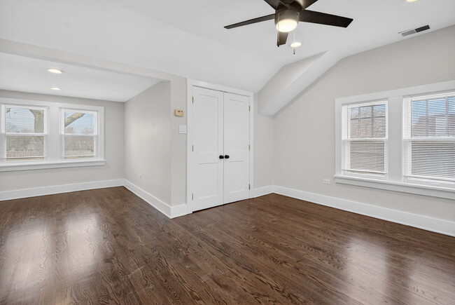 Building Photo - 741 S Jackson St