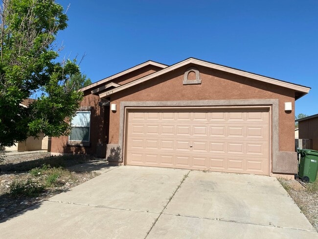 Primary Photo - 2815 Solano Del Sol Dr NE