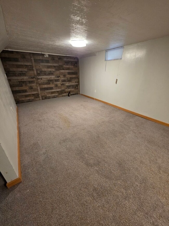 Building Photo - 501 Adare Rd