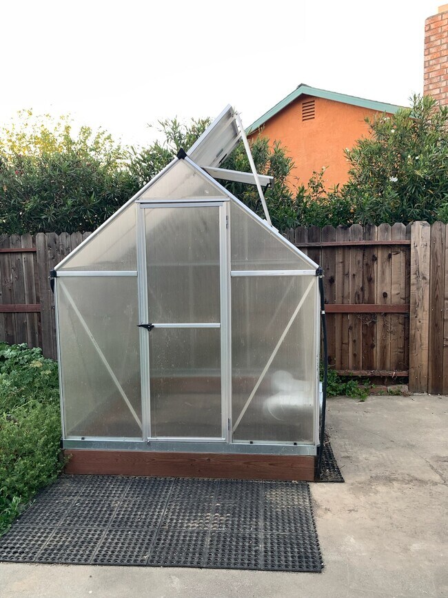 Building Photo - 911 Shelduck Ct