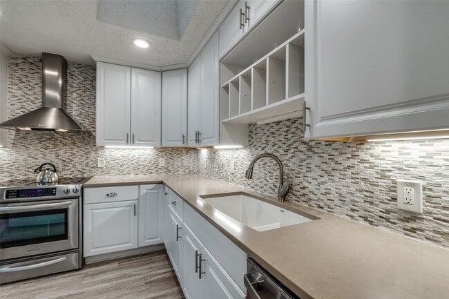 Building Photo - 9602 Baseline Dr