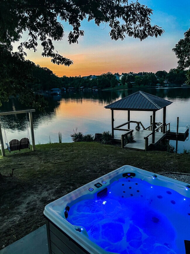 Building Photo - 16920 Landover Rd