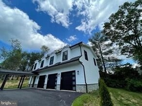 Building Photo - 9726 Middleton Ridge Rd