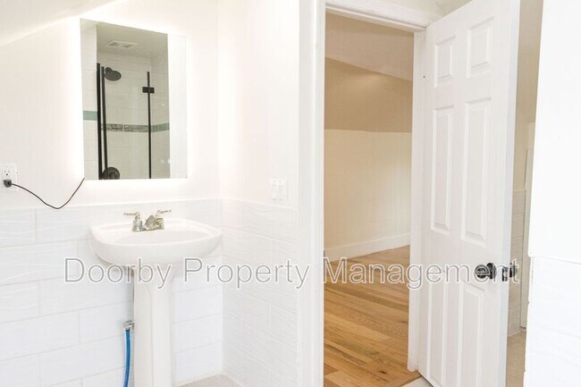 Building Photo - 814 N Germantown Rd