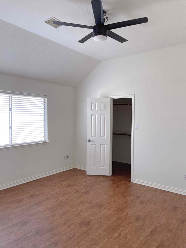 Building Photo - 4027 Almond Lake Dr