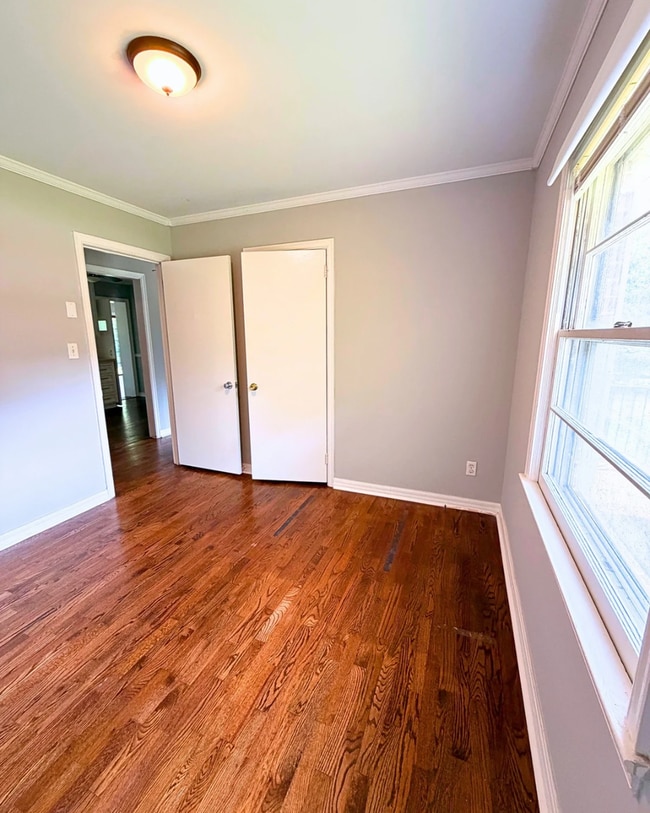 Building Photo - 224 Wood Dale Dr