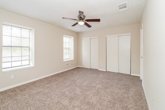 Building Photo - 16826 Rockstone