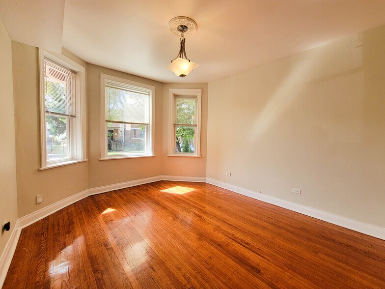 Building Photo - 4226 W Kamerling Ave