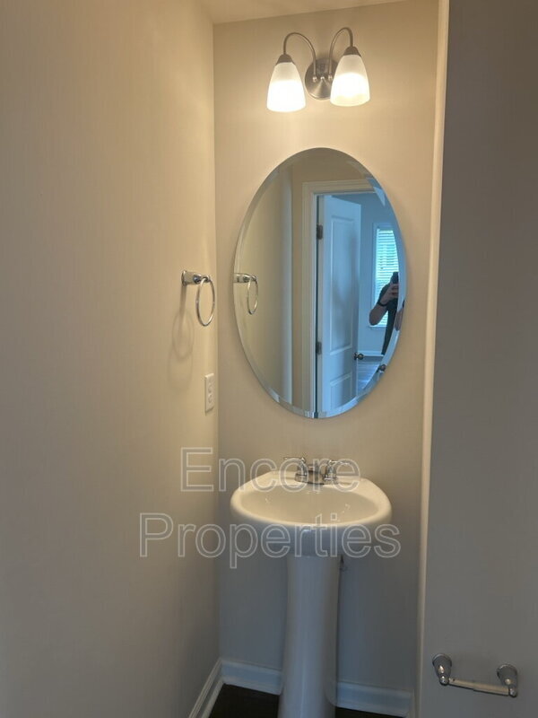 Building Photo - 2680 Impulsion Dr