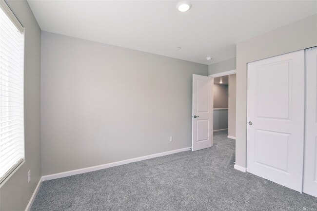 Building Photo - 8414 Gilman Wy