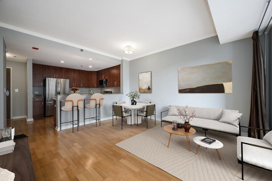 Living room - 160 E Illinois St
