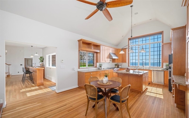 Building Photo - 3851 Cliffside Dr