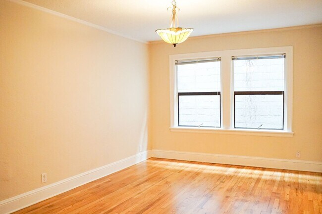 Building Photo - Charming NW Studio Close to Providence Par...