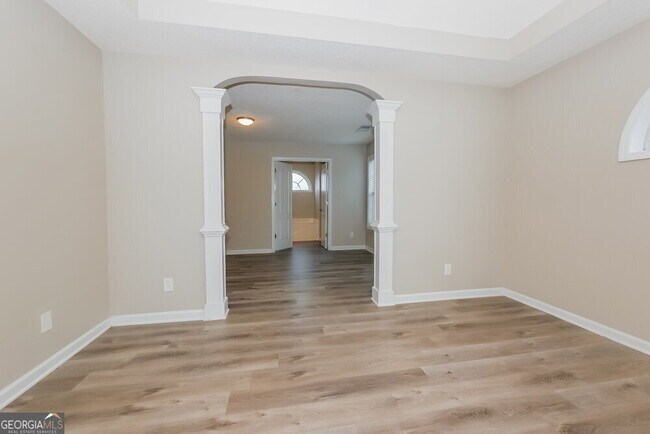 Building Photo - 209 Hunters Chase