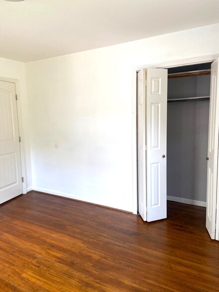 Building Photo - 1826 Eastridge Dr